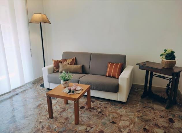 Appartamento Delizioso Con Terrazzo In Centro-Delicious Apartment With Terrace Σαν Ρέμο Εξωτερικό φωτογραφία